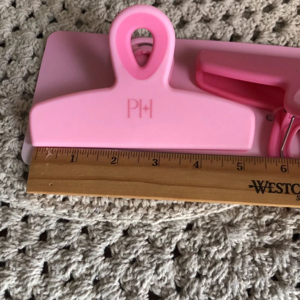 Paris Hilton Pink Bag Clips